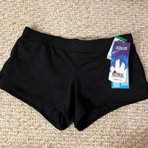 Aquatic Black Shorts Medium